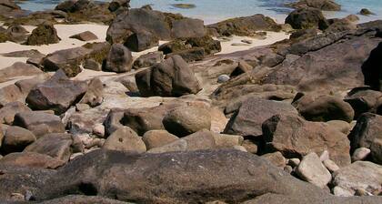 Apartment in beautiful 17th century building, St Malo intra muros, near beaches