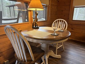 Dining - Gatlinburg Log Cabin For a Perfect Honeymoon- Pet Friendly  (Gatlinburg)