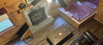 Gatlinburg Log Cabin For a Perfect Honeymoon- Pet Friendly 