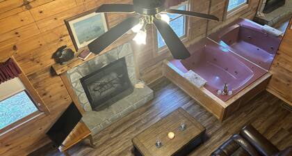 Gatlinburg Log Cabin For a Perfect Honeymoon- Pet Friendly