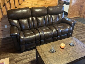 Interior - Gatlinburg Log Cabin For a Perfect Honeymoon- Pet Friendly  (Gatlinburg)