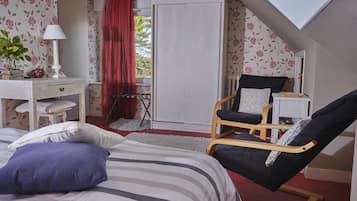 3 bedrooms, free WiFi, bed sheets