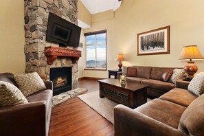 TV, fireplace, DVD player, stereo - White Pines 1-Bedroom Penthouse Suite Located at Westgate Park City (Park City)