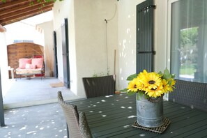 Outdoor dining - Vacation rental house with pool MOURIES LS1-312 (Mouriès)