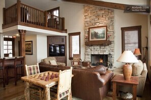 Smart-TV, peis, videospill og DVD-spiller