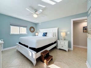 3 habitaciones, tabla de planchar con plancha y cuna de viaje 