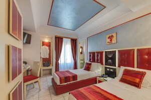 Double or Twin Room | Minibar, in-room safe, desk, soundproofing