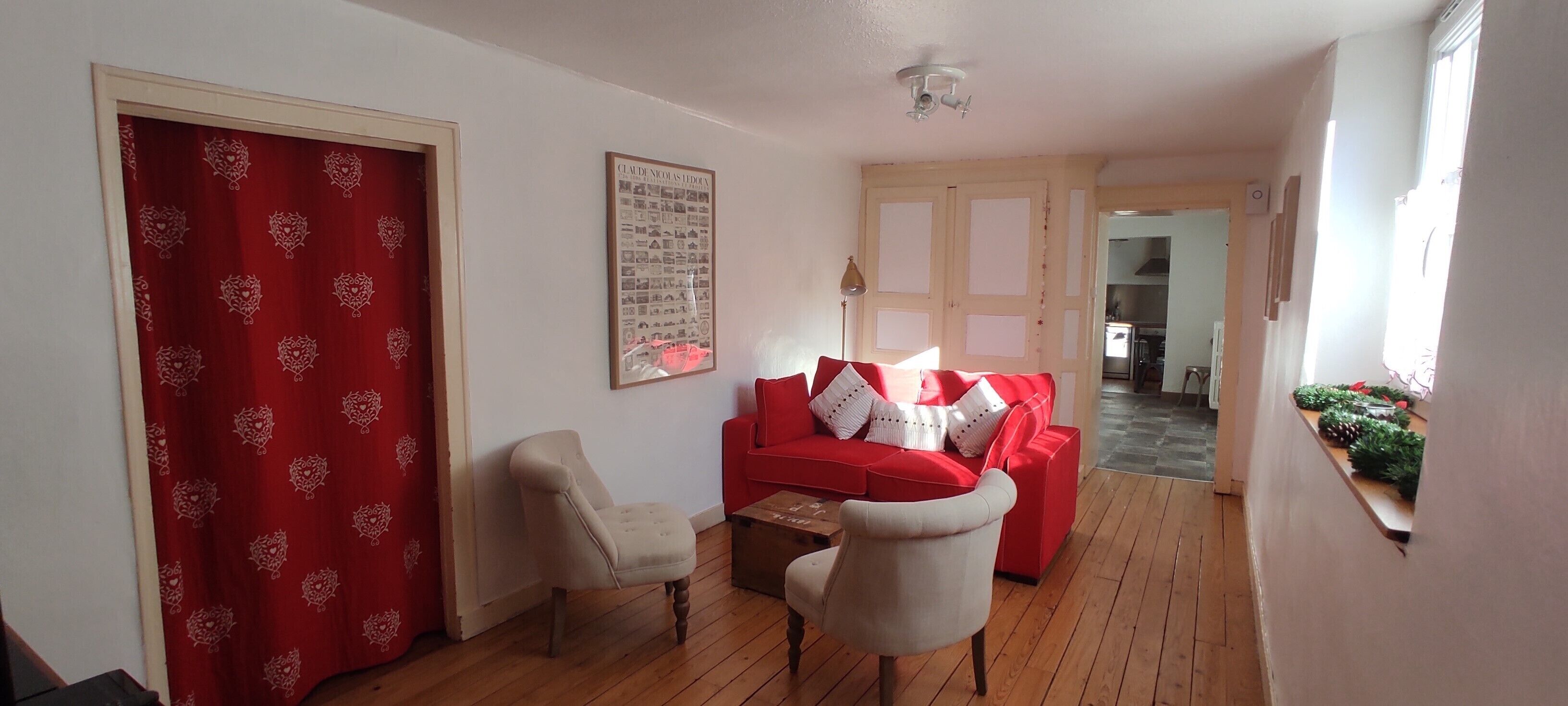 TV, DVD player, books, stereo