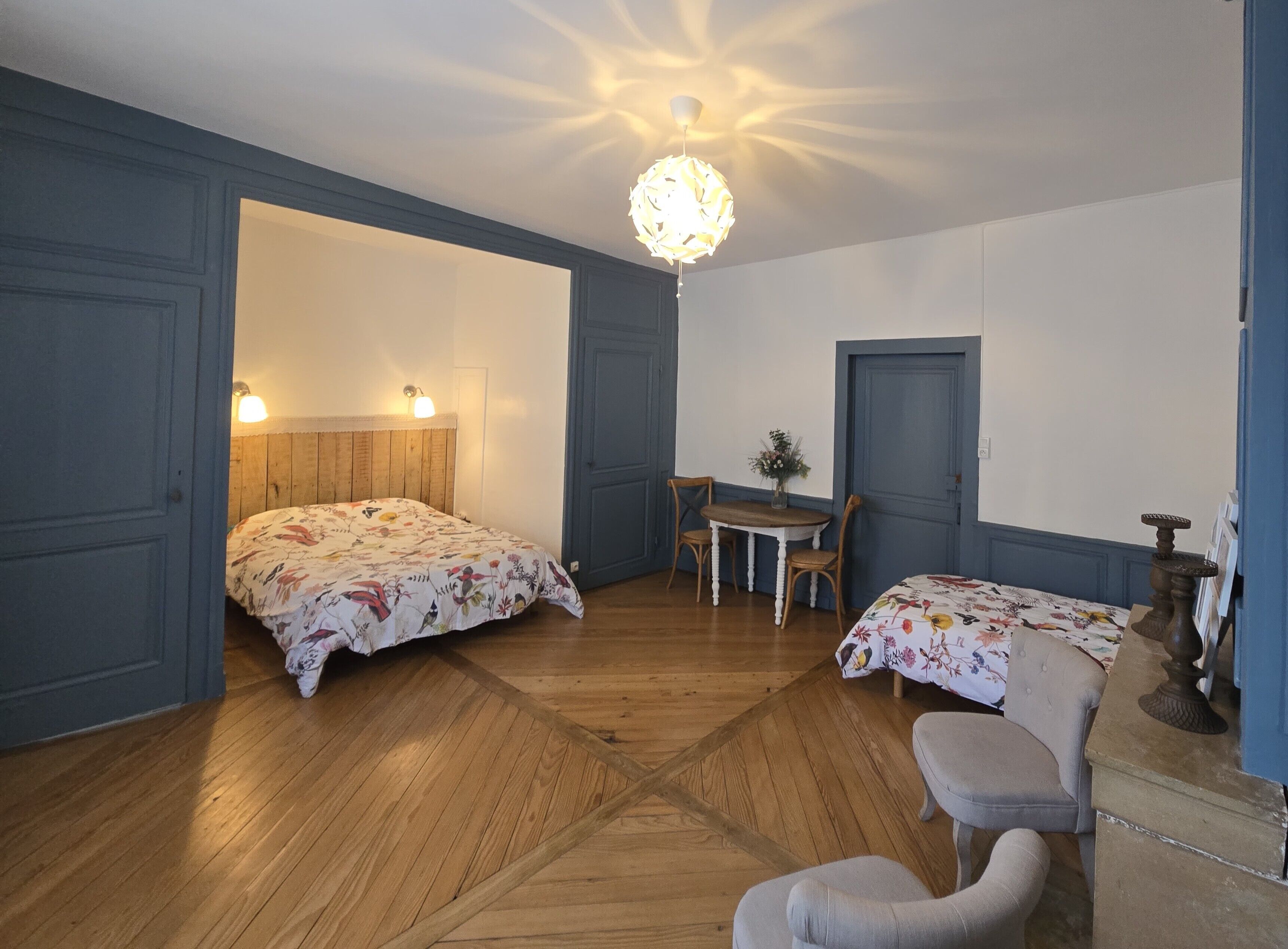 3 bedrooms, iron/ironing board, WiFi (free), bed sheets
