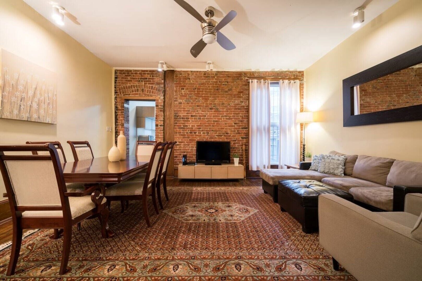 Smart TV, fireplace, stereo