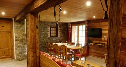 CHALET 5 étoiles à la Montagne 5 chambres avec douche et sauna