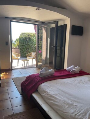 6 chambres, fer et planche à repasser, Wi-Fi gratuit, draps fournis