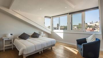 3 bedrooms, iron/ironing board, travel crib, free WiFi