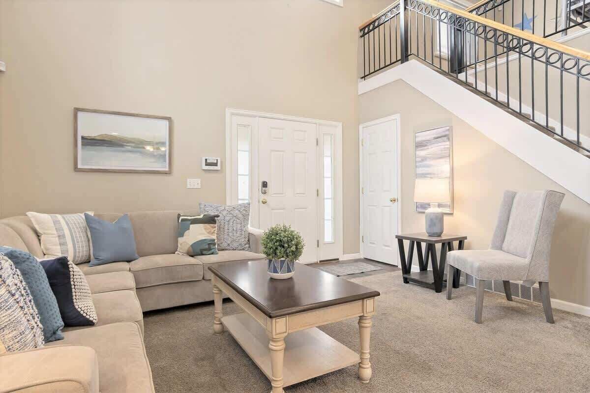 Televisio, takka, työhuone