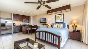 Desk, iron/ironing board, WiFi, bed sheets
