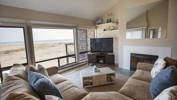 TV, fireplace, stereo