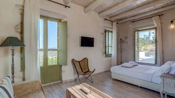 3 bedrooms, in-room safe, individually furnished, soundproofing