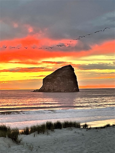 OCEANFRONT-An Invitation to Unobstructed Ocean Views