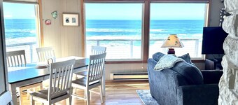 FRENTE AL MAR: siente la playa rodeándote de paredes de ventanas