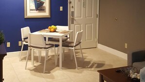 Dining - Beautiful Villa near to Disney, Outlets and more !!1 (Kissimmee)