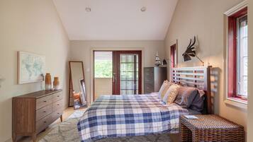 5 Schlafzimmer, Schreibtisch, Bügeleisen/Bügelbrett, Reisekinderbett