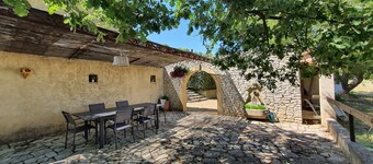 Il fascino di una proprietà autentica ai piedi del Lubéron