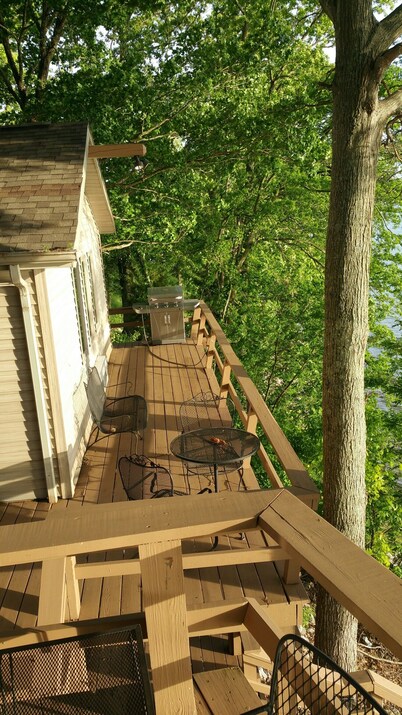 (301) Stunning view, LBL nearby, quiet street, dock access, on site boat rental