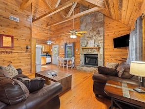 Smart TV, DVD player - Country Charm B - July Specials: 10% OFF or 4th Night Free - Ask for details! (Helen)