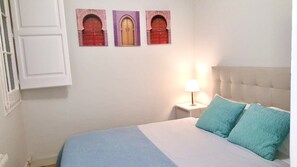 4 bedrooms, iron/ironing board, free WiFi, bed sheets