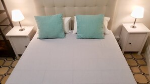 3 chambres, fer et planche à repasser, Wi-Fi gratuit, draps fournis