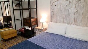 3 slaapkamers, een strijkplank/strijkijzer, gratis wifi, beddengoed
