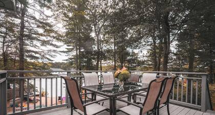 Relax and Enjoy 6 bedrooms cottage on Sandy Beach 1.5 Hours from Toronto