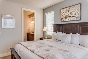 3 bedrooms, desk, iron/ironing board, free WiFi