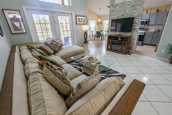 Smart TV, DVD player - Orlanda Vacation Home near Disney, Shopping, Restaurants, Water Parks (Kissimmee)