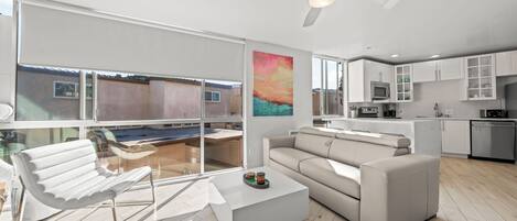 Smart TV y chimenea