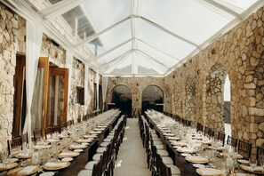 Banquet hall - Pattoo Castle: An Exquisite Jamaican experience: Weddings & Private Parties (West End)