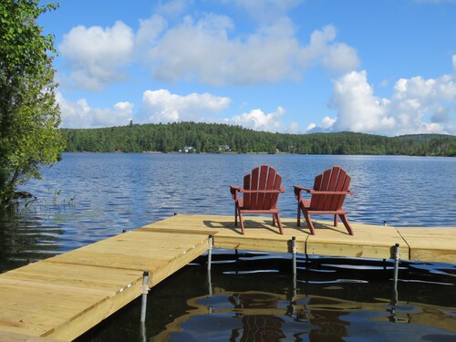 Neljän kauden Adirondack lodge -tyyliset kodit Colbyjärvellä - Saranacin järven kylässä
