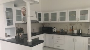 Villa, flere senger, ikke-røyk (3 Bedroom) | Eget tekjøkken