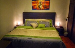 1 makuuhuone, silitysrauta/-lauta, internet, vuodevaatteet