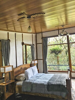2 Schlafzimmer, Zimmersafe, Schreibtisch, Bügeleisen/Bügelbrett