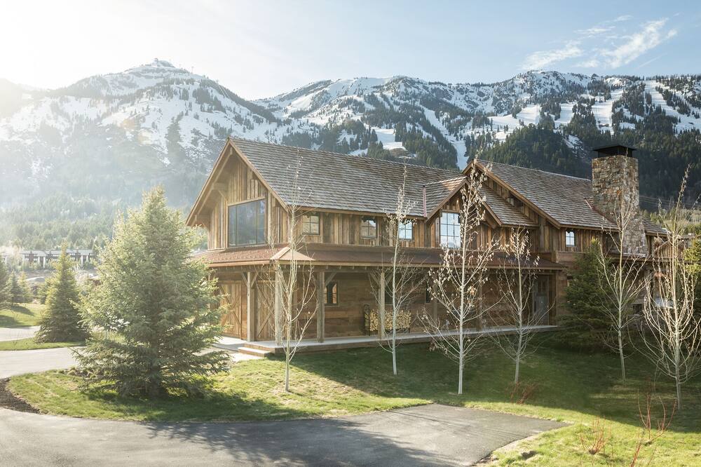 Contemporary & rustic lodge at base of Jackson Hole Mountain Resort
