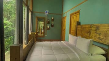 3 chambres, coffres-forts dans les chambres, bureau, lit parapluie