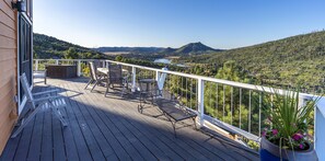 Outdoor dining - North Peak Custom Lake View Home "A Living Canvas" (Julian)