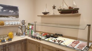 Petit déjeuner buffet compris tous les jours