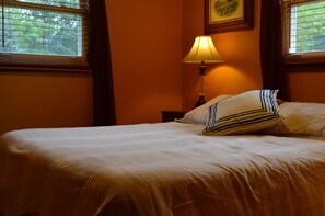 4 makuuhuonetta, silitysrauta/-lauta, ilmainen Wi-Fi, vuodevaatteet