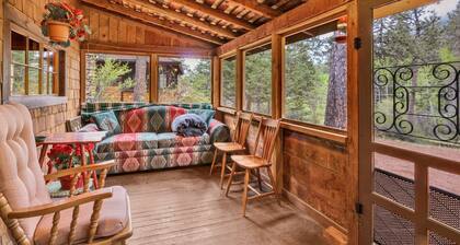 Cozy Secluded Cabin!