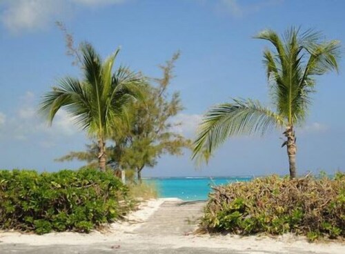 **Premium Grace Bay Beach condo**