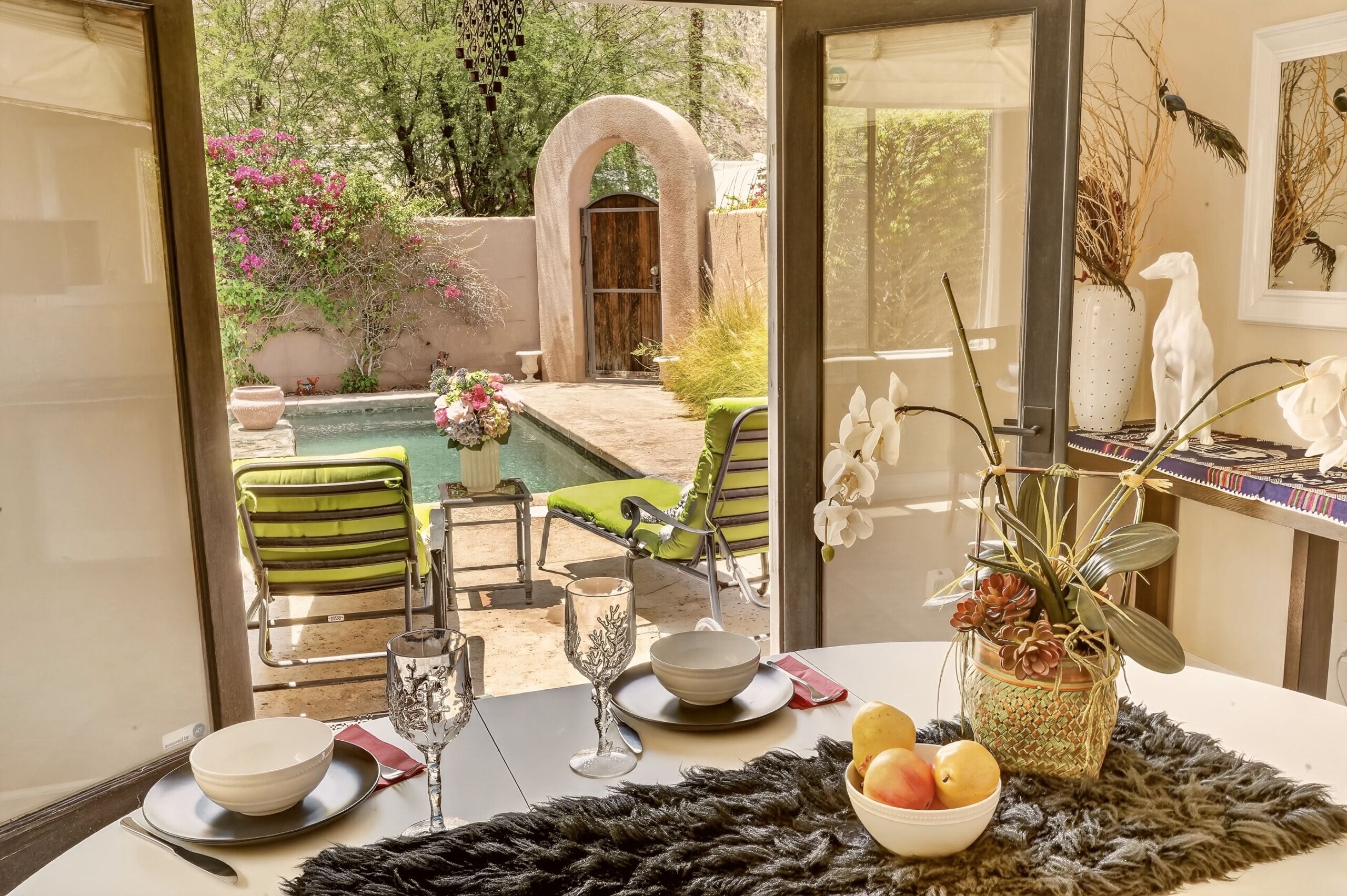 Outdoor dining