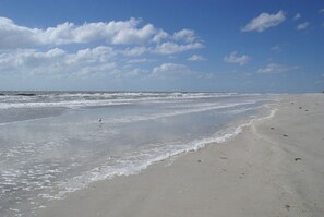 Espreguiçadeiras, toalhas de praia 