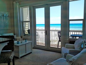 Smart TV, Netflix, DVD player, books - LEEWARD 1 - WALK TO SEASIDE FOR LUNCH Booking 2026! (Santa Rosa Beach)